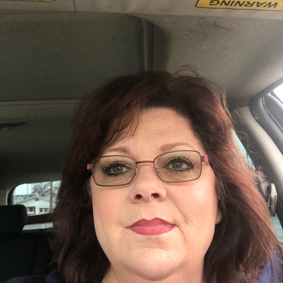 Meet your Posher, Lisa - Picture 1 of 1